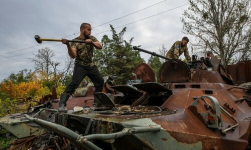 Ukrainian forces burst through Russian lines in major advance in south