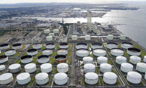 Oil steady as focus turns to US economic data Oil steady as focus turns to US economic data