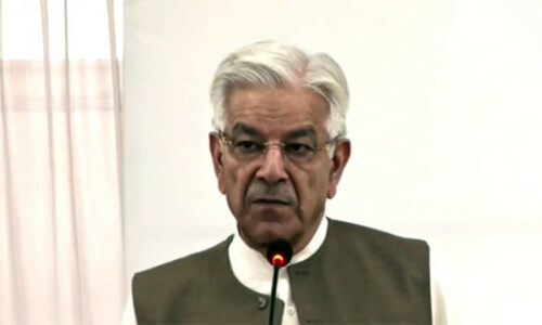 Khawaja Asif says 'not thinking of intervention' in KP amid rising militancy Khawaja Asif says 'not thinking of intervention' in KP amid rising militancy
