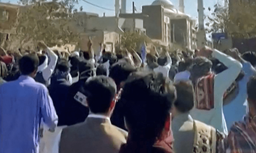 Iranians pour onto streets as protests over Mahsa Amini’s death enter fifth week Iranians pour onto streets as protests over Mahsa Amini’s death enter fifth week