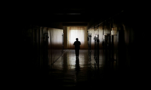 Ukraine faces power cuts after Russian strikes, more flee Kherson