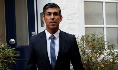 Rishi Sunak set to become UK’s first PM of Indian origin as rivals quit race Rishi Sunak set to become UK’s first PM of Indian origin as rivals quit race