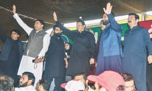 Imran sees end to PPP &lsquo;grip on Sindh&rsquo; soon