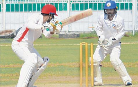 Najeebullah takes maiden fifer; Saud, Omair smash tons