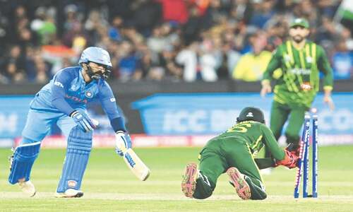 Kohli blitz lifts India to victory in Pakistan cliffhanger