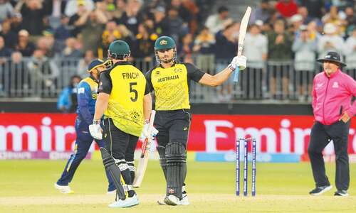 Stoinis stars as Australia bounce back to beat Sri Lanka by seven wickets