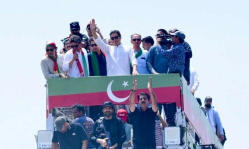SC gives Imran another chance to explain alleged flouting of court orders during May 25 march SC gives Imran another chance to explain alleged flouting of court orders during May 25 march