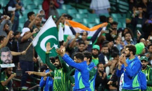Politicians, analysts hail Pakistan&rsquo;s &lsquo;clinical win&rsquo; against New Zealand in T20 World Cup semi-final