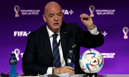 On eve of World Cup, FIFA chief accuses Qatar's critics of hypocrisy