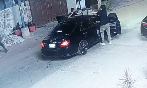 Two men remanded into police custody for 'facilitating' suspect booked for policeman's murder in Karachi Two men remanded into police custody for 'facilitating' suspect booked for policeman's murder in Karachi