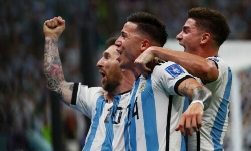 Messi-mania sweeps the World Cup as Argentina beat Mexico 2-0 Messi-mania sweeps the World Cup as Argentina beat Mexico 2-0