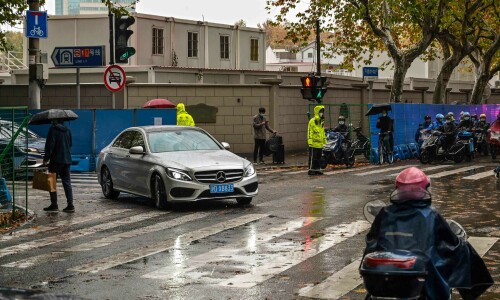 Chinese authorities seek out Covid protesters