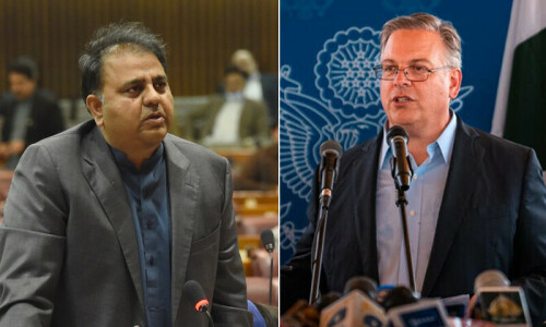 Fawad continues PTI efforts to mend fences with US Fawad continues PTI efforts to mend fences with US
