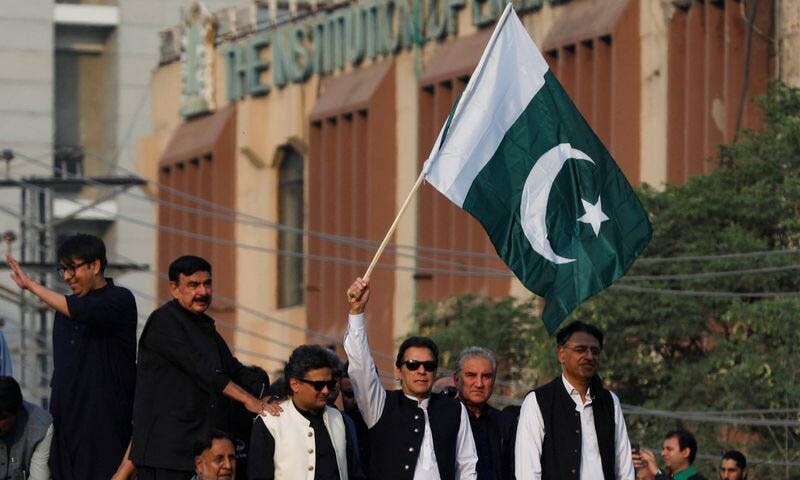 PTI adopts ‘novel strategy’ for long march PTI adopts ‘novel strategy’ for long march
