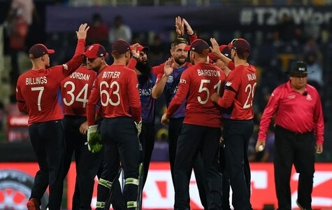 England face Sri Lanka with semis in sight today