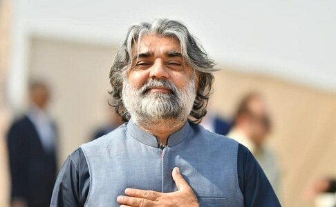 PTI leader &lsquo;tasked with engaging top general&rsquo; denounces Imran&rsquo;s claims