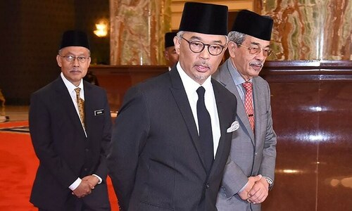 Malaysian king calls council of sultans to resolve election crisis