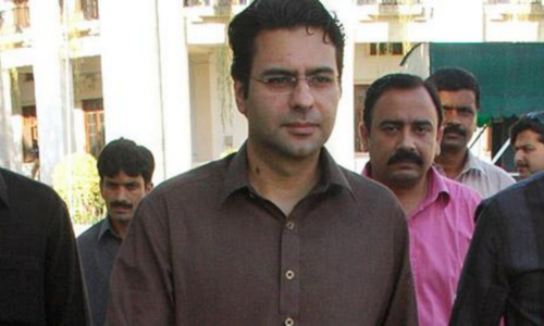 Moonis backs Imran&rsquo;s call as opponents remain cynical