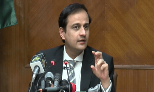 M6 land scam case: Sindh govt to seek red warrant for suspended Naushahro Feroze DC M6 land scam case: Sindh govt to seek red warrant for suspended Naushahro Feroze DC