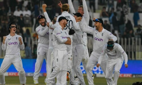England beat Pakistan by 74 runs to win first Test in Rawalpindi England beat Pakistan by 74 runs to win first Test in Rawalpindi