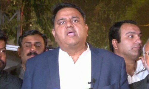 Fawad says &lsquo;informal communication&rsquo; between govt, PTI underway