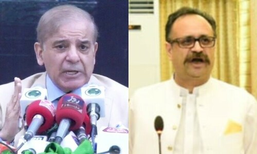PM Shehbaz, PTI's Tanveer Ilyas engage in verbal spat during inaugural ceremony in Mangla PM Shehbaz, PTI's Tanveer Ilyas engage in verbal spat during inaugural ceremony in Mangla