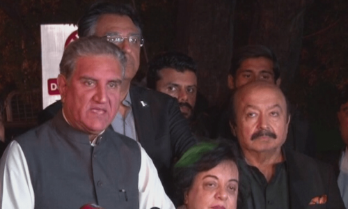 Imran Khan determined to dissolve KP, Punjab assemblies in next few days: Qureshi