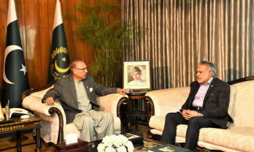 Asked Dar to make efforts for ‘reconciliation’ between govt, PTI: President Alvi Asked Dar to make efforts for ‘reconciliation’ between govt, PTI: President Alvi