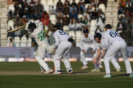 Pakistan fight back after England set stiff second Test target Pakistan fight back after England set stiff second Test target