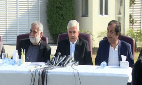 PTI-ruled provinces demand &lsquo;rightful&rsquo; payment of funds by Centre