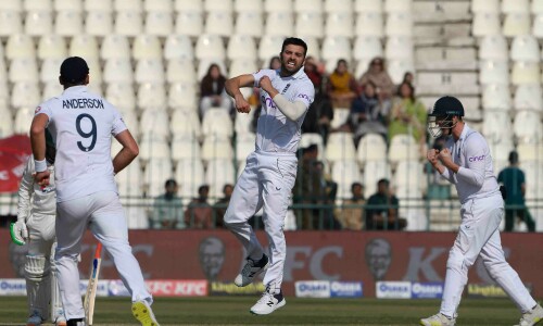 England beat Pakistan by 26 runs to win 2nd Test, seal series