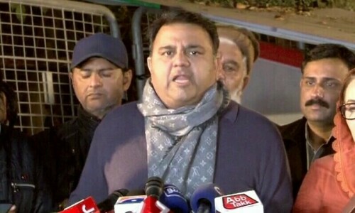 Fawad lobs ball in Punjab Assembly speaker&rsquo;s court ahead of trust vote