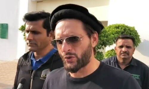 Shahid Afridi hints at return of senior players to cricket team