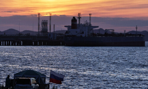 Oil prices inch higher on China demand optimism