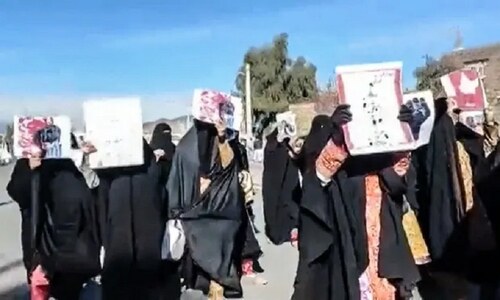 Women join protests in Iran&rsquo;s eastern province