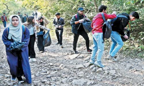 Over 100 youngsters engaged in clean-up drive on Trail 5 Over 100 youngsters engaged in clean-up drive on Trail 5