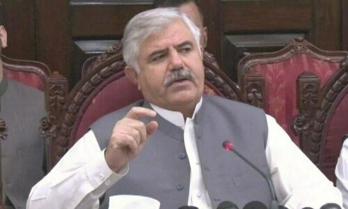 KP CM threatens protest in Islamabad over ‘scrapping’ of schemes by centre KP CM threatens protest in Islamabad over ‘scrapping’ of schemes by centre
