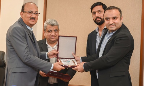 Pakistan exports 120,000 mobile phones to Middle East, Africa