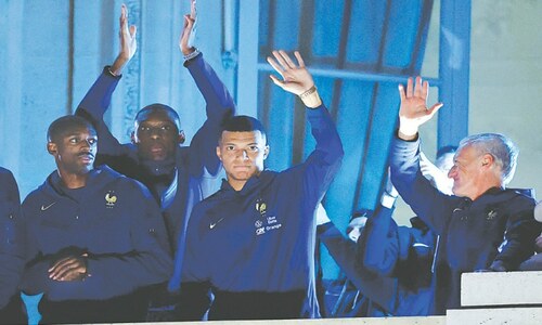 Macron intervened to ask French team to greet fans: federation