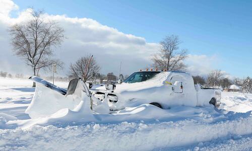 Savage US blizzard leaves 32 dead, power outages, travel snarls