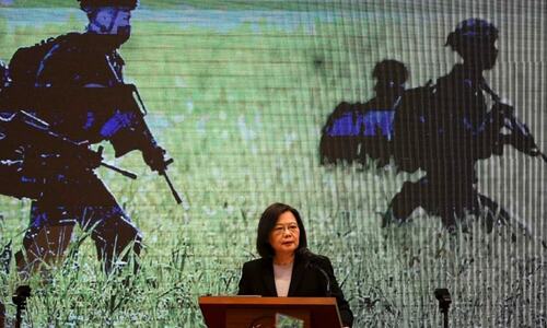 Taiwan extends mandatory army service over China threat