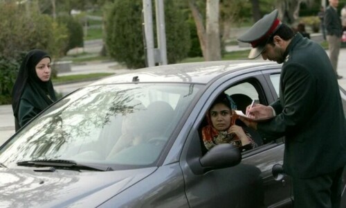 Iran issues warning on mandatory headscarf in cars Iran issues warning on mandatory headscarf in cars