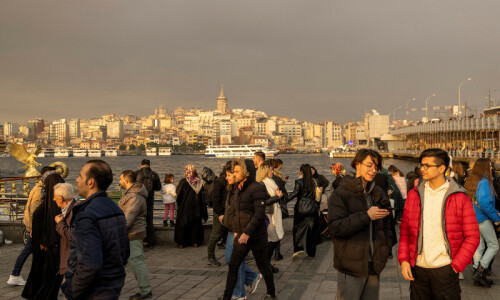 Record-breaking winter temperatures warm Europe Record-breaking winter temperatures warm Europe