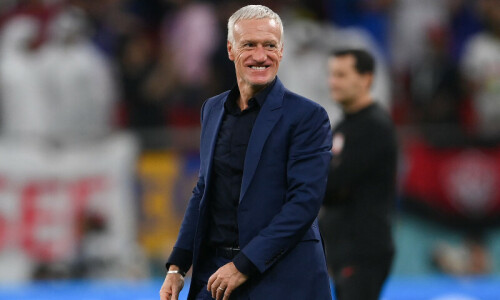 Deschamps to remain France coach until 2026 World Cup