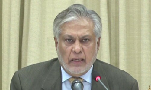 Govt will not take over commercial banks’ dollars, clarifies Dar Govt will not take over commercial banks’ dollars, clarifies Dar