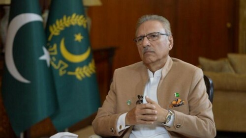 Alvi blames social media for gulf between Imran, ex-COAS Bajwa Alvi blames social media for gulf between Imran, ex-COAS Bajwa