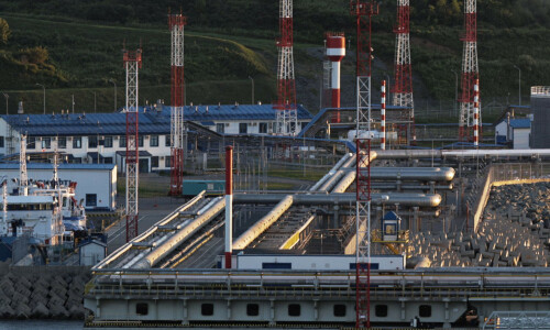 Oil dips, but hovers near 2023 highs on China demand optimism