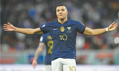 Mbappe back but PSG suffer another defeat
