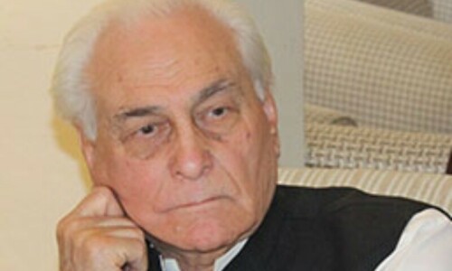 KP govt, opposition pick Azam Khan as caretaker CM KP govt, opposition pick Azam Khan as caretaker CM