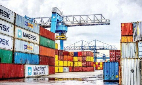 Downturn in exports of non-textile goods